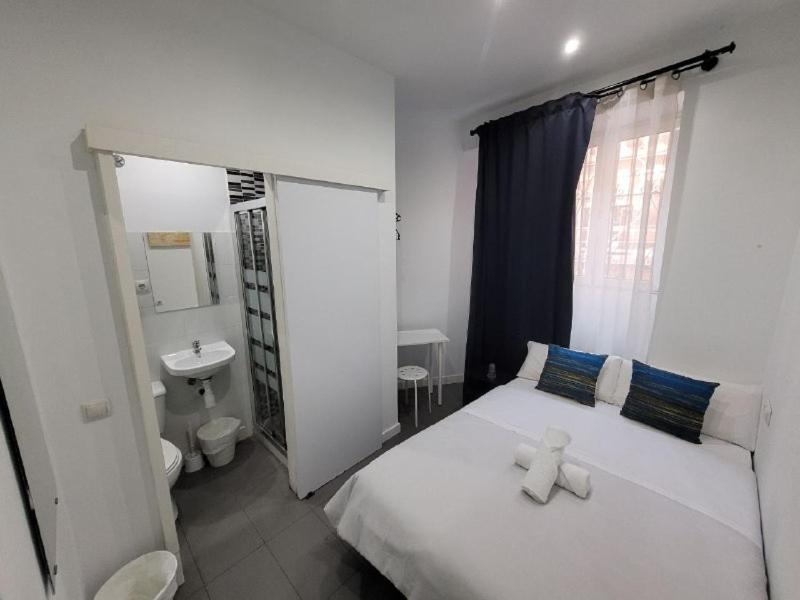 Economy Double Room,1642377884:JPEG